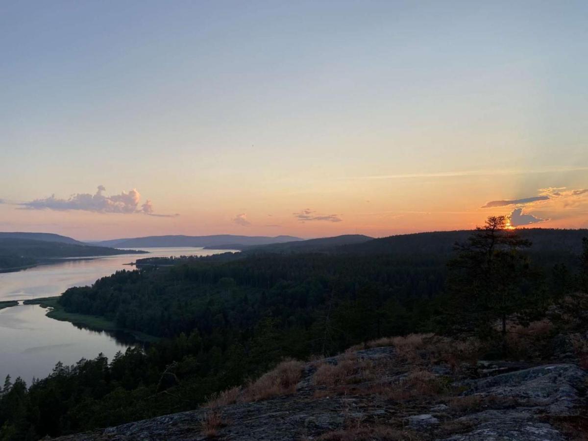 Peaceful And Scandinavian-Style Guesthouse With Scenic Nature And Seaview In High Coast Domsjo Bagian luar foto